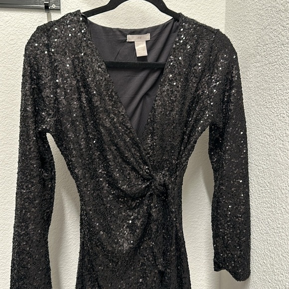Viral H&M sequin wrap dress - worn once - Picture 3 of 3